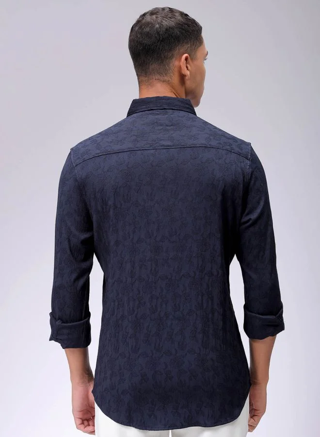 شركة المرآب الهندية Men Slim Fit Textured Floral Full Sleeves Cutaway Collar Resort Wear Shirt