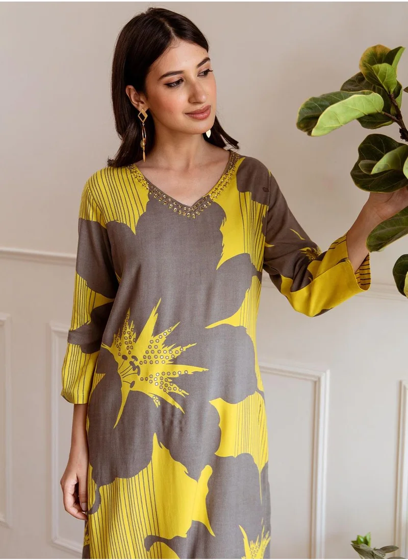 آي شين Straight Fit Printed Pattern Round Neck Long Sleeves Yellow Colour Knitted Cotton Kurta Set for Women with Semi Elastic Closure - A Timeless Addition to Your Collection