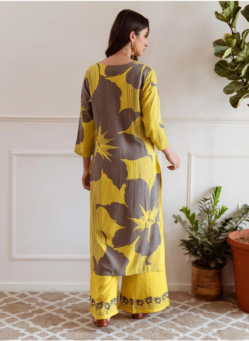 آي شين Straight Fit Printed Pattern Round Neck Long Sleeves Yellow Colour Knitted Cotton Kurta Set for Women with Semi Elastic Closure - A Timeless Addition to Your Collection