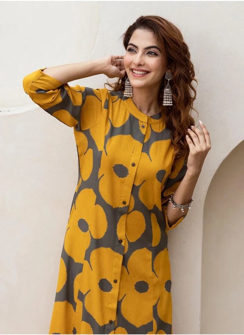 آي شين Straight Fit Printed Pattern Round Neck Long Sleeves Yellow Colour Knitted Cotton Kurta Set for Women with Semi Elastic Closure - A Timeless Addition to Your Collection