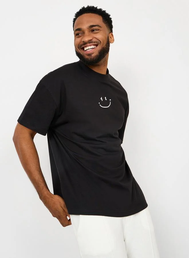Minimal Emoji Chest Print Oversized T-Shirt
