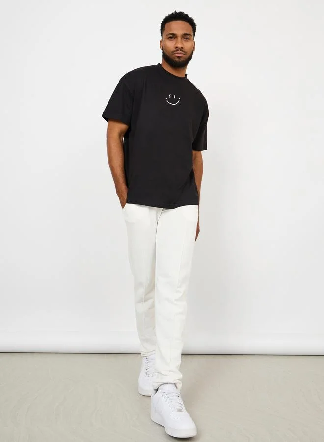 Styli Minimal Emoji Chest Print Oversized T-Shirt