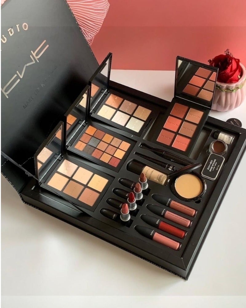 kwk MAKE UP KIT - Image 1