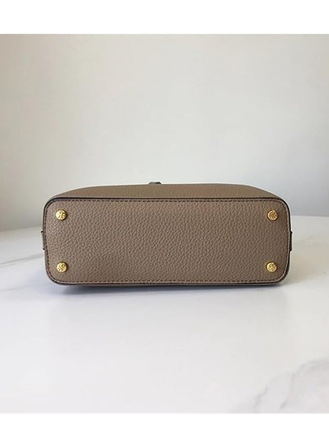 توري بورش Tory Burch عبارة عن حقيبة حمل بسيطة وقابلة للتعديل والفصل - Image 3