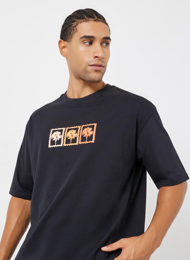 ستايلي تيشيرت واسع بطبعة جرافيك وأكمام قصيرة - Image 3