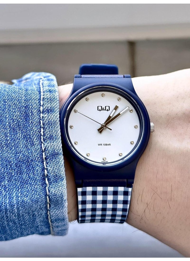 Q&Q unisex Waterproof Plastic Band Wristwatch  - Image 2