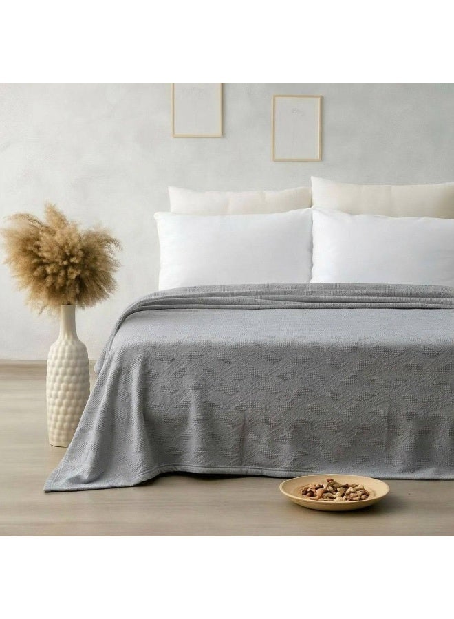 Coverlet – Soft & Breathable for All Seasons - Image 1