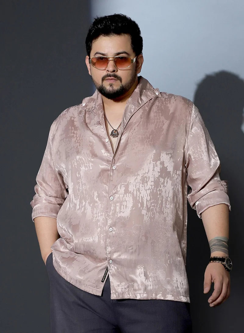 انستافاب بلس قميص رجالي ساتان جاكار بنقشة قطرات | ياقة قطعة واحدة وأكمام طويلة بأساور | إغلاق بأزرار وهيم مستقيم | جاكار مجرد | نسيج منسوج للحفلات والسهرات | كاكي فاتح