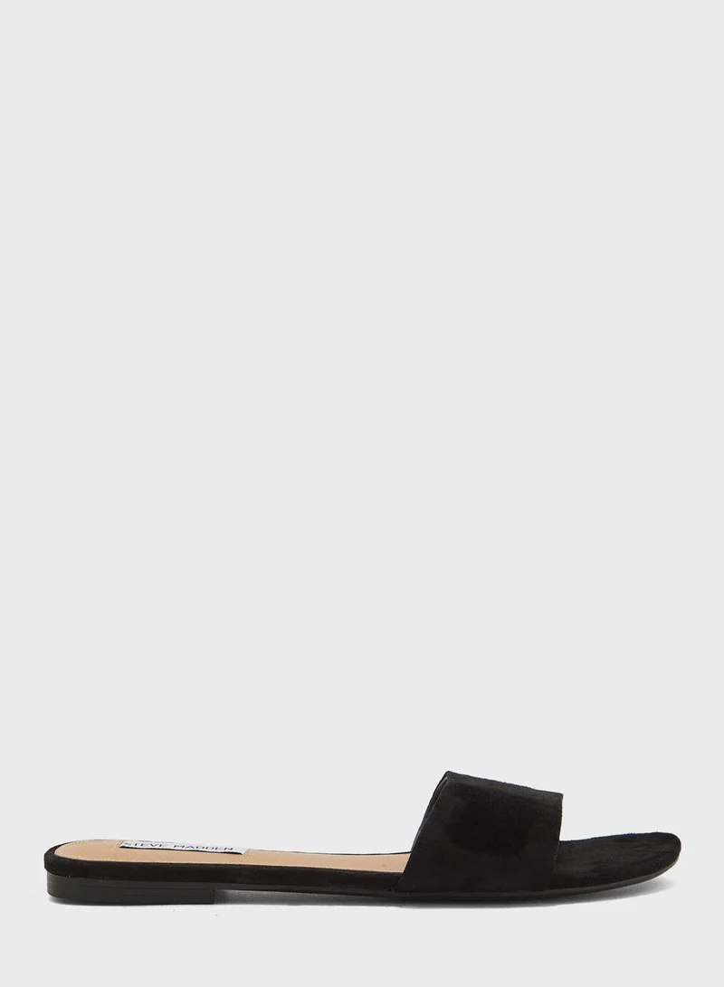 Bevy Flat Sandal - Black