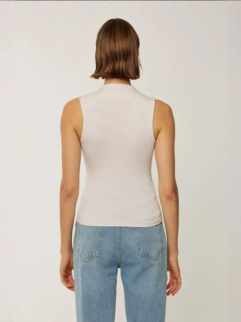 زوبعة بلوزة بدون أكمام بياقة متدلية