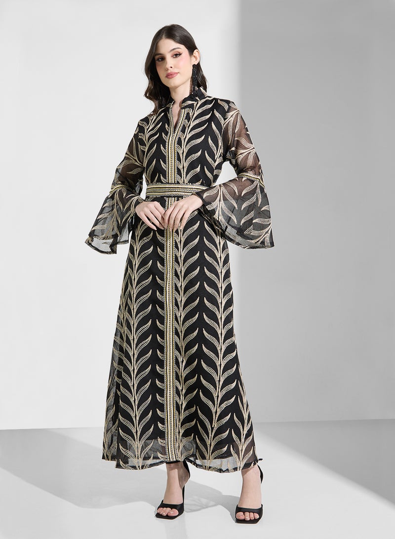 خزانة فستان مطرز - Image 1