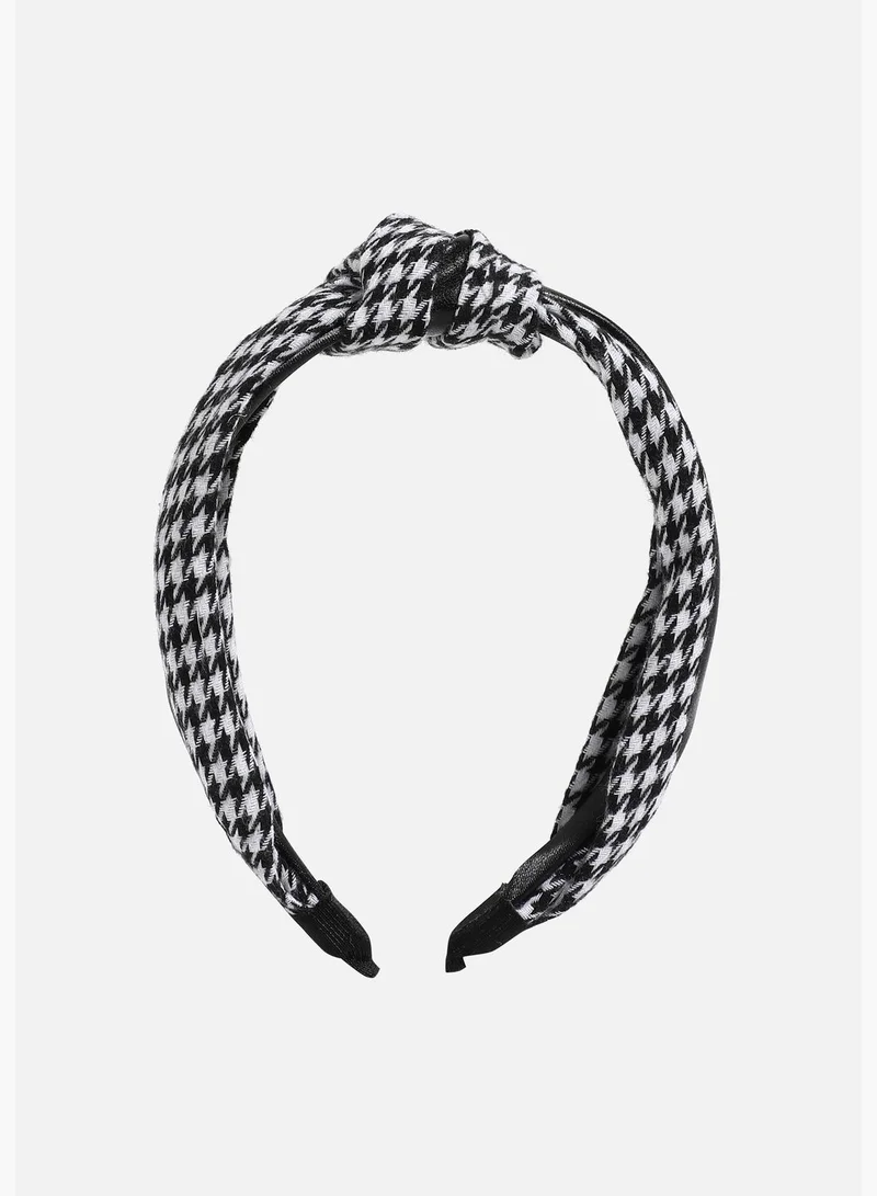 SOHI Trendy Casual Wear Plastic Hair Band with Designer Fabric For Women