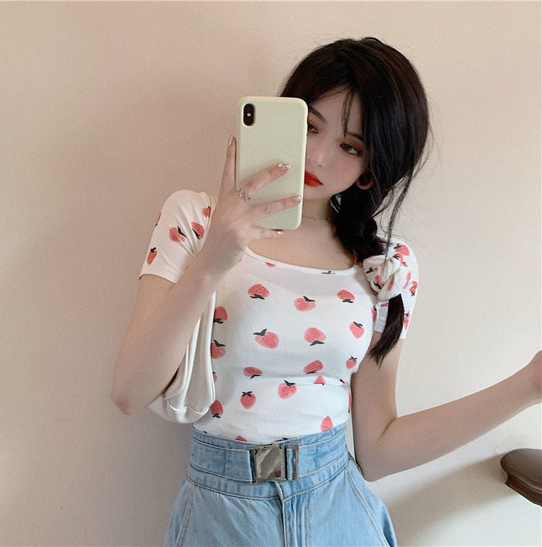 Girls White Strawberry Print Short-Sleeved T-Shirt Women'S 2021 Korean-Style Instagram Style Slim-Fit Square Collar Short Top - Image 1