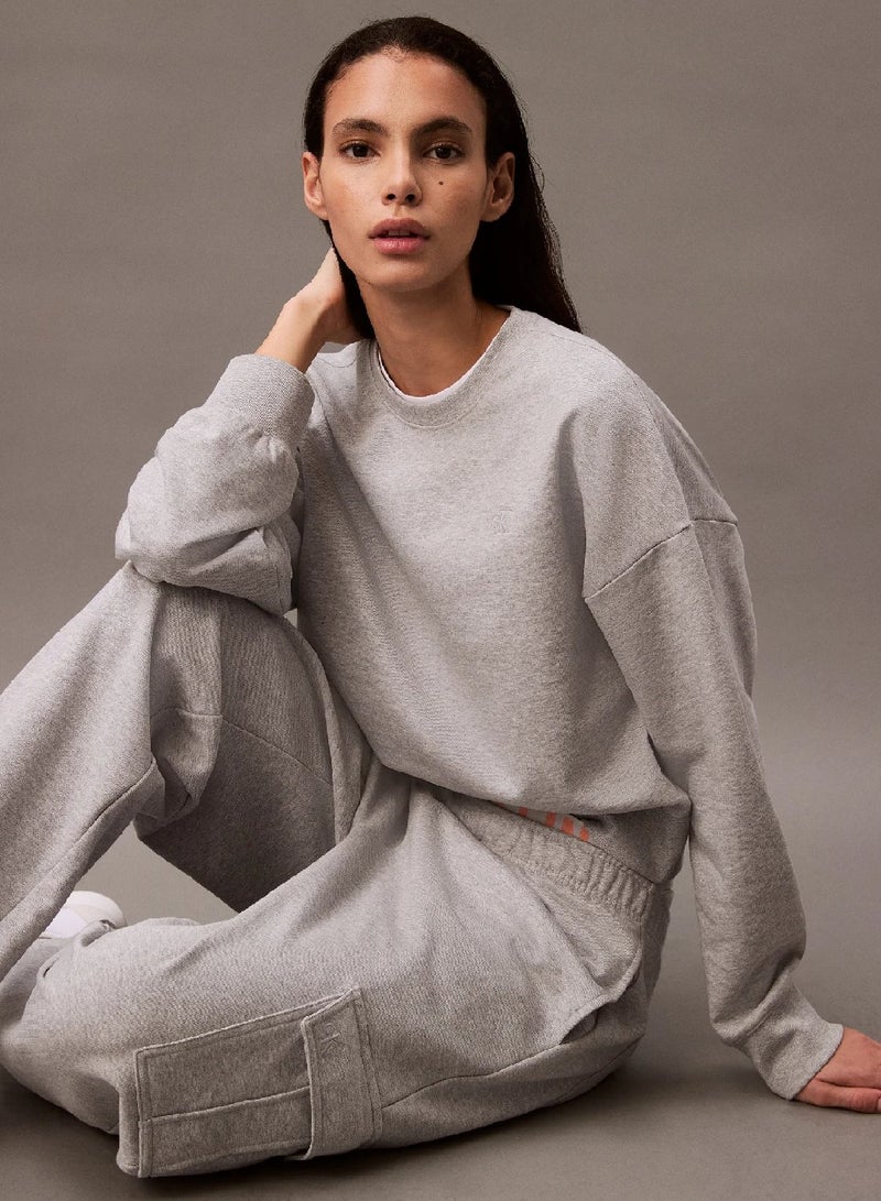 كالفن كلاين جينز بنطال رياضي خفيف للركض بجيوب كارجو وقصة واسعة - Image 4