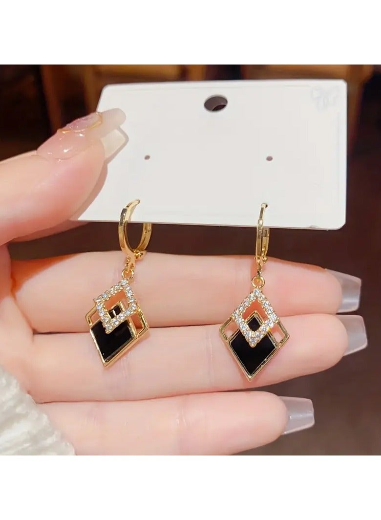 Goolsky أقراط نسائية مزدوجة على شكل ماسة بتصميم أنيق بلون ذهبي مع زينة متلألئة - تصميم خفيف وفاخر للاستخدام اليومي والمناسبات الخاصة، أقراط للاستخدام اليومي|أقراط نسائية أنيقة|تشطيب بلون ذهبي، أقراط جديدة - Image 2