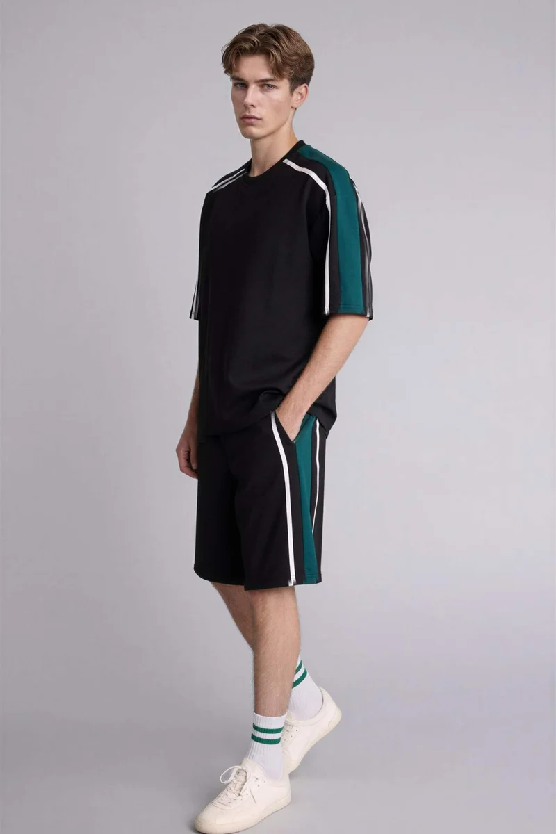 ديفاكتو Baggy Fit Shorts