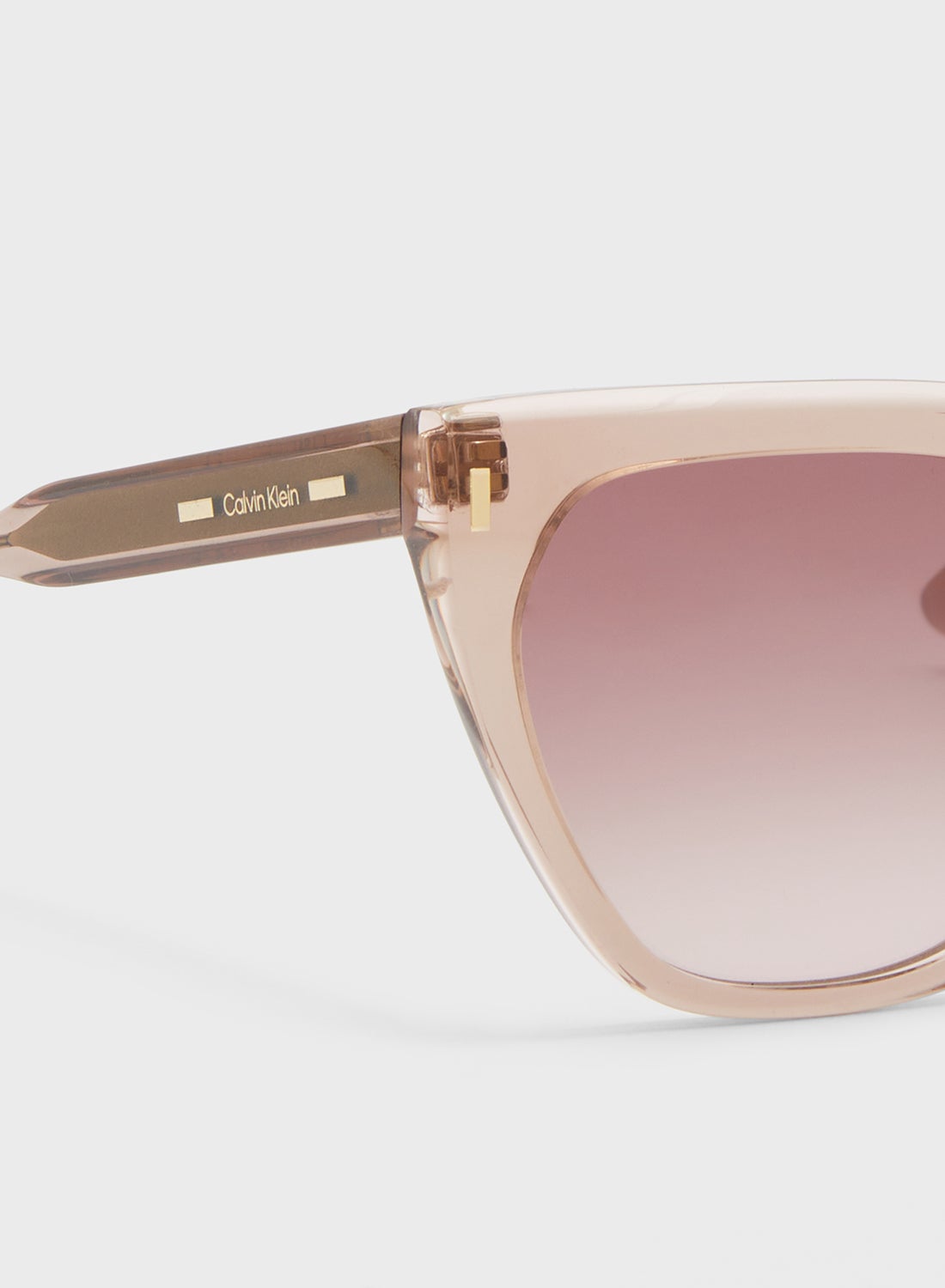 نظارات شمسية بفراشة