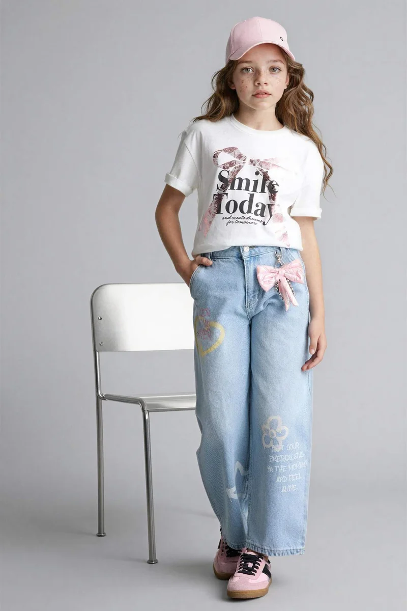 ديفاكتو Relax Fit Slogan Short Sleeve T-Shirt