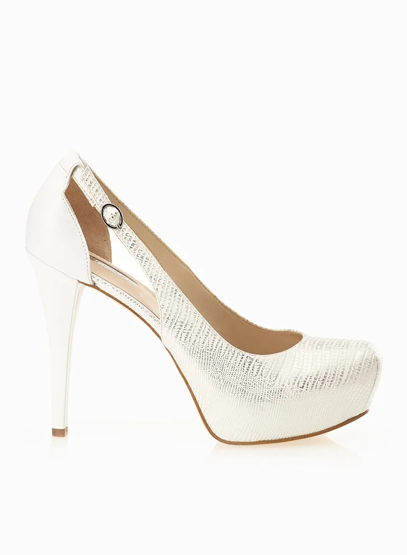 GUESS Cut Out Platform Pumps