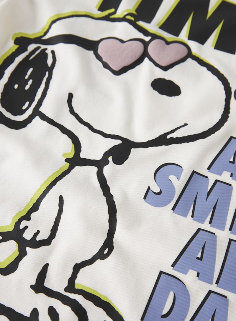 نيم ات تيشيرت للأطفال بياقة مستديرة بطبعة سنوب - Image 3