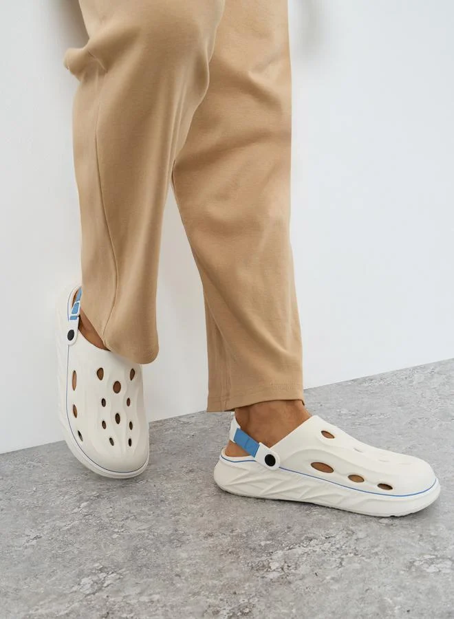 ستايلي شبشب سهل الارتداء بتفاصيل متباينة