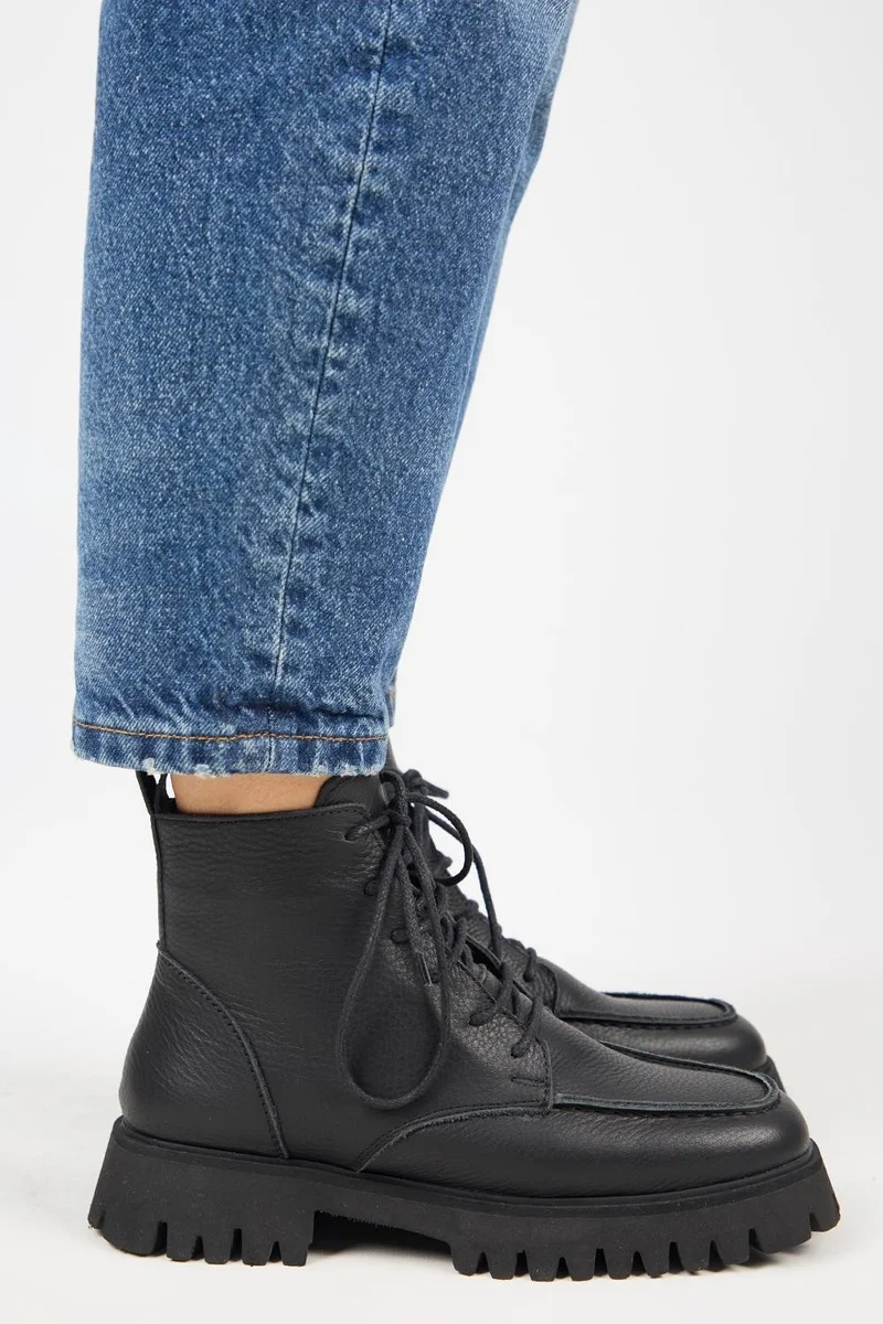 Manijero Manijero (Valentina) Women's Genuine Leather Lace-up Black Boots