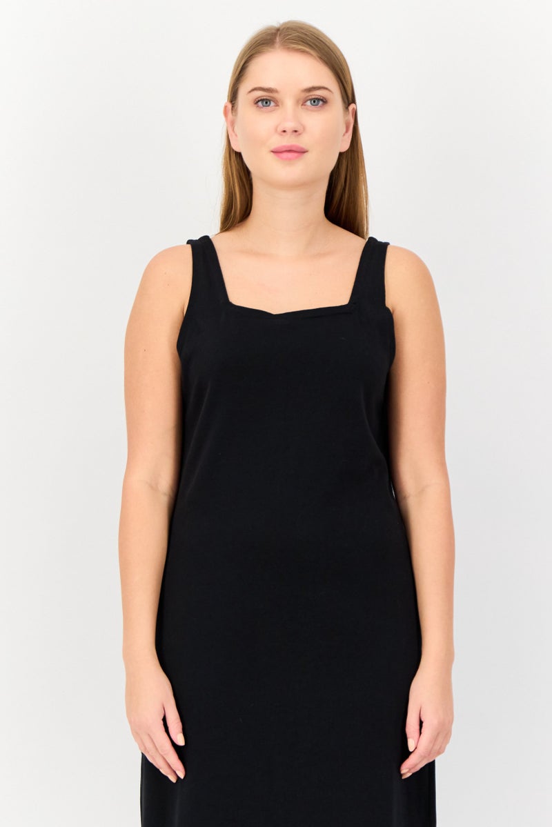 Nike فستان تدريب رياضي نسائي مناسب بلون أسود - Image 3