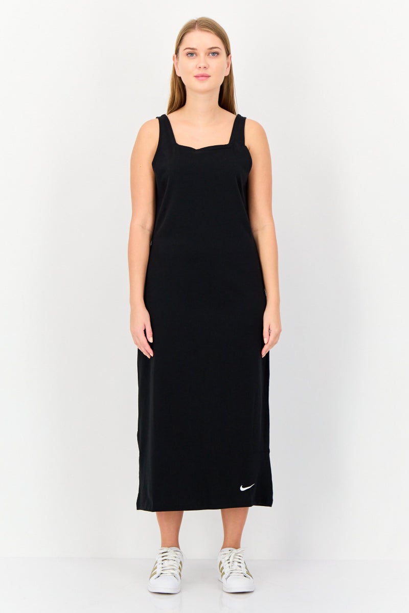 Nike فستان تدريب رياضي نسائي مناسب بلون أسود - Image 1