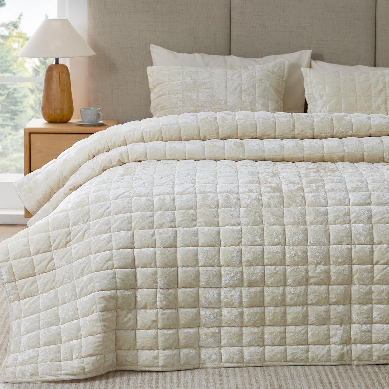 BEDELITE Velvet Quilt Set Queen Size - Luxury Velvet Comforter Bedding Set 3 Pieces, Lightweight Soft Cozy Shiny Cream White Oversized Bedspread Coverlet for All Seasons with 2 Pillow Shams - Image 2