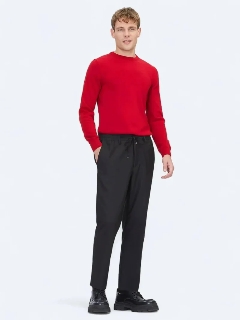 كيب بنطال رياضي أسود منسوج بقصة مريحة