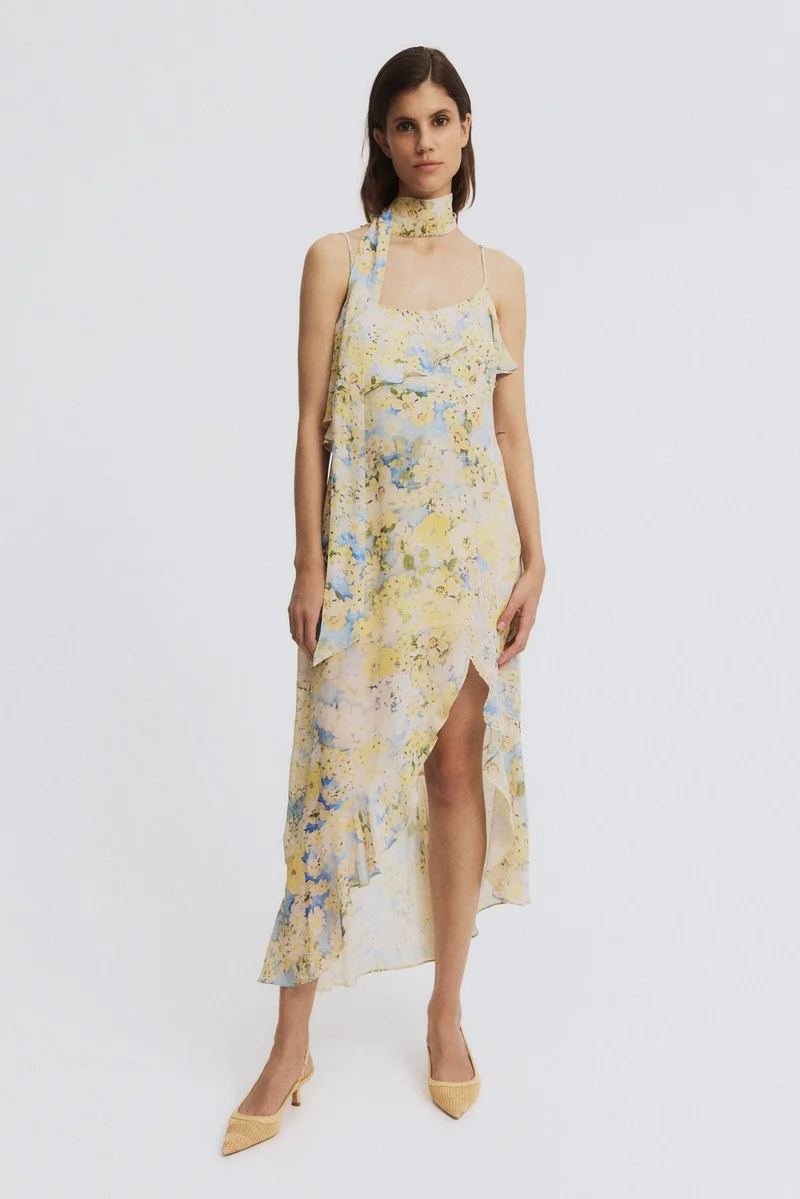 اتش اند ام فستان شيفون بحواف مكشكشة مع وشاح من تشكيلة ماما