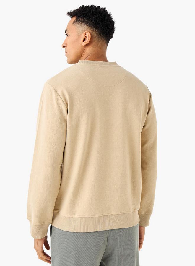 ايكونيك سويت شيرت رجالي كلاسيكي بقصة عادية - Image 3