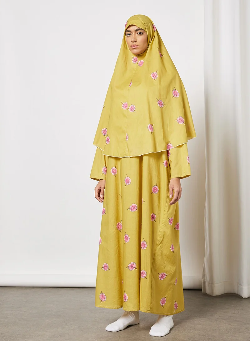 Hayat Praying Dress With Floral Prints And Veil