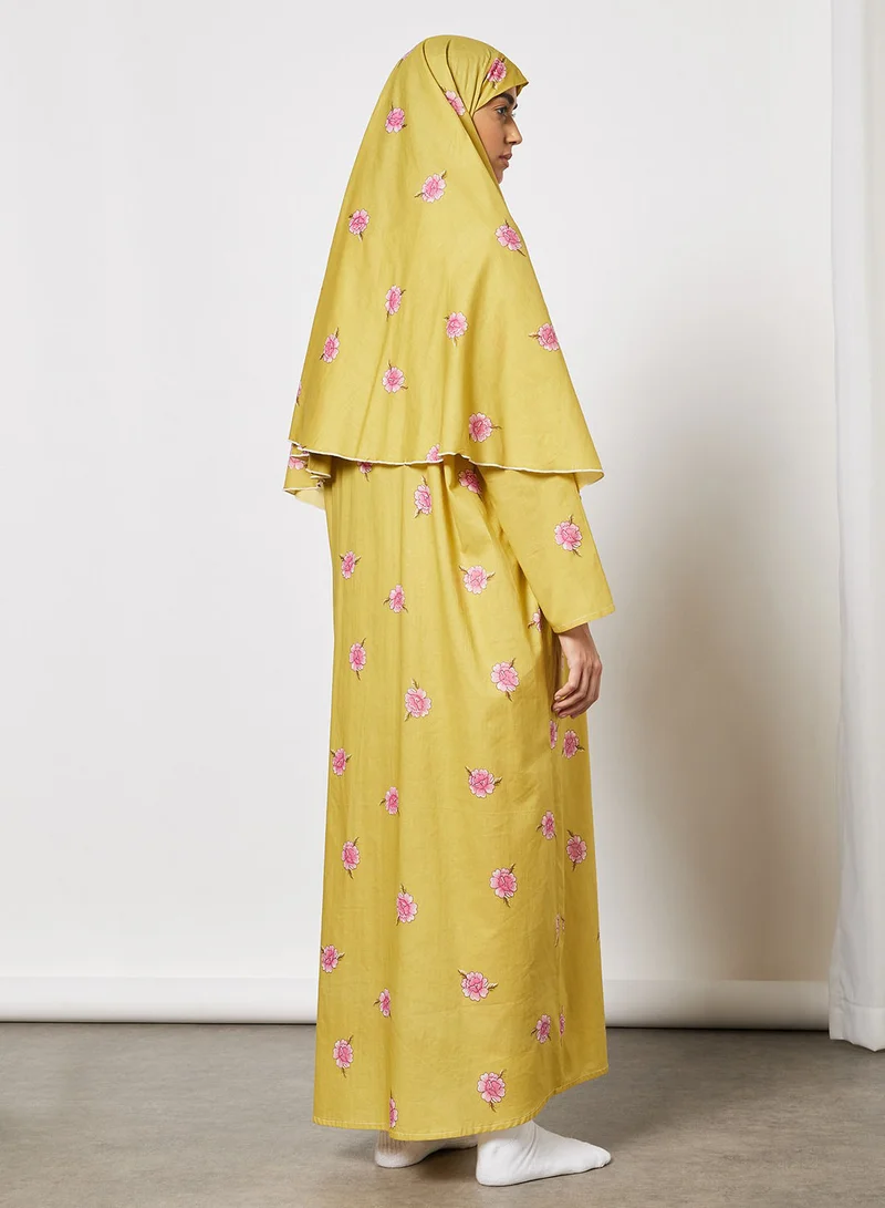 Hayat Praying Dress With Floral Prints And Veil