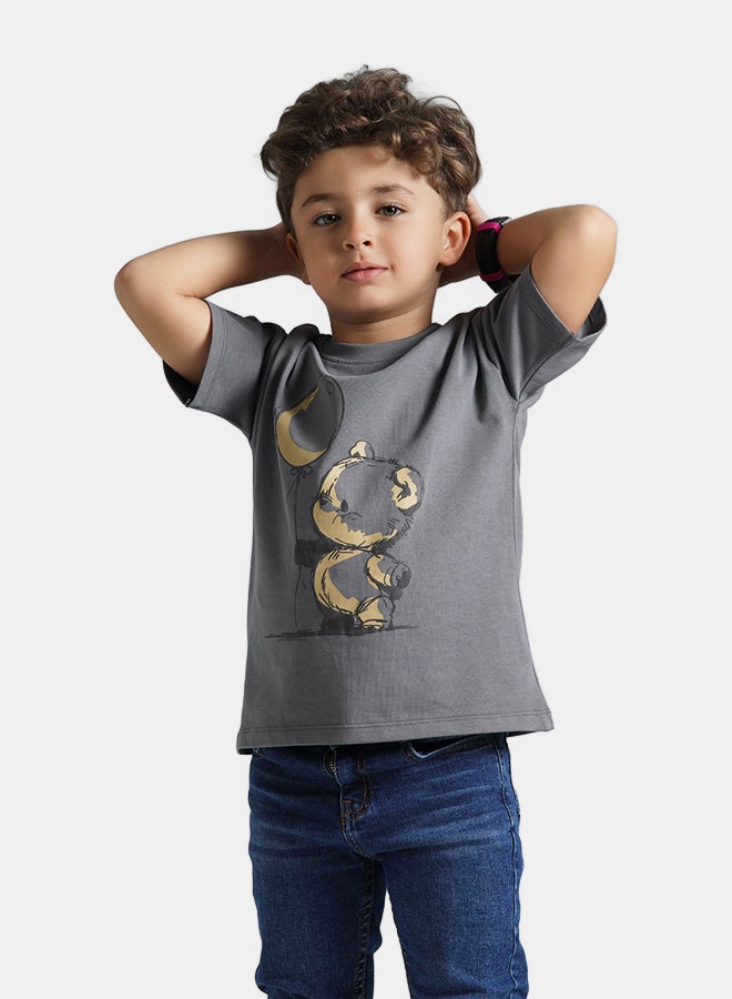 ريمينت تيشرت للاولاد برسمة دبدوب فضي داكن - Image 1