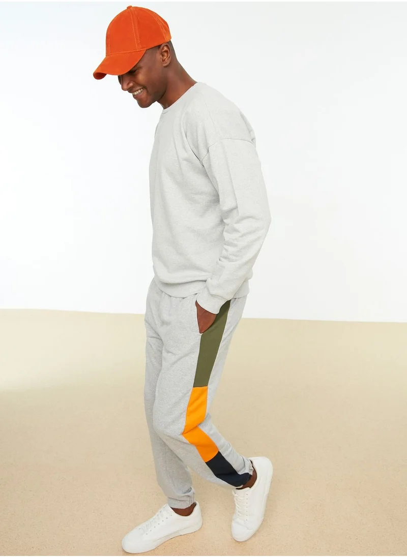 trendyol Back Print Crew Neck Sweatshirt