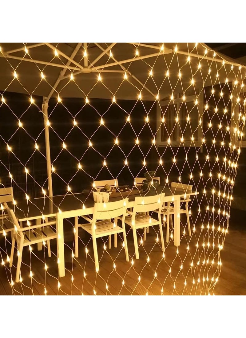 ماركة غير محددة - شبكة إضاءة LED رمضانية مكونة من 320 مصباح، مقاومة للماء بحجم 1.5×1.5 متر، مثالية لتزيين المنزل والحديقة. مناسبة لزينة رمضان، الكريسماس، وحفلات الزفاف، تضيف أجواء ساحرة للمناسبات - Image 1