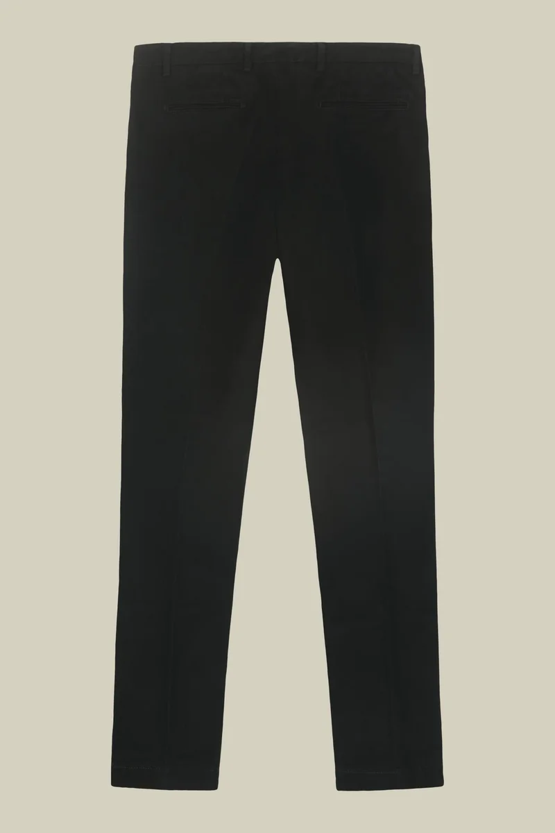 Doppelganger Black Classic men's chinos in regular fit with stretch twill construction - Black for Men | Best Price UAE