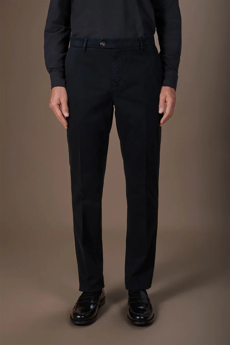 Doppelganger Black Classic men's chinos in regular fit with stretch twill construction - Black for Men | Best Price UAE