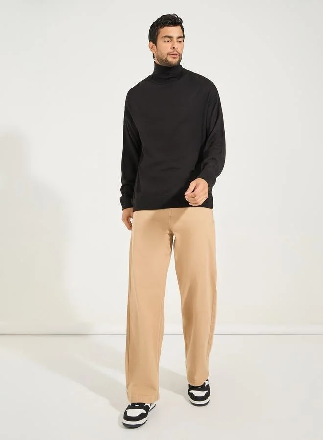 ستايلي سويتر بقصة مريحة وياقة عالية