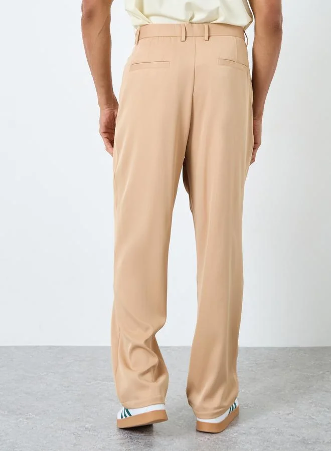 Styli Styli Men Beige Relaxed Fit Pleated Trousers