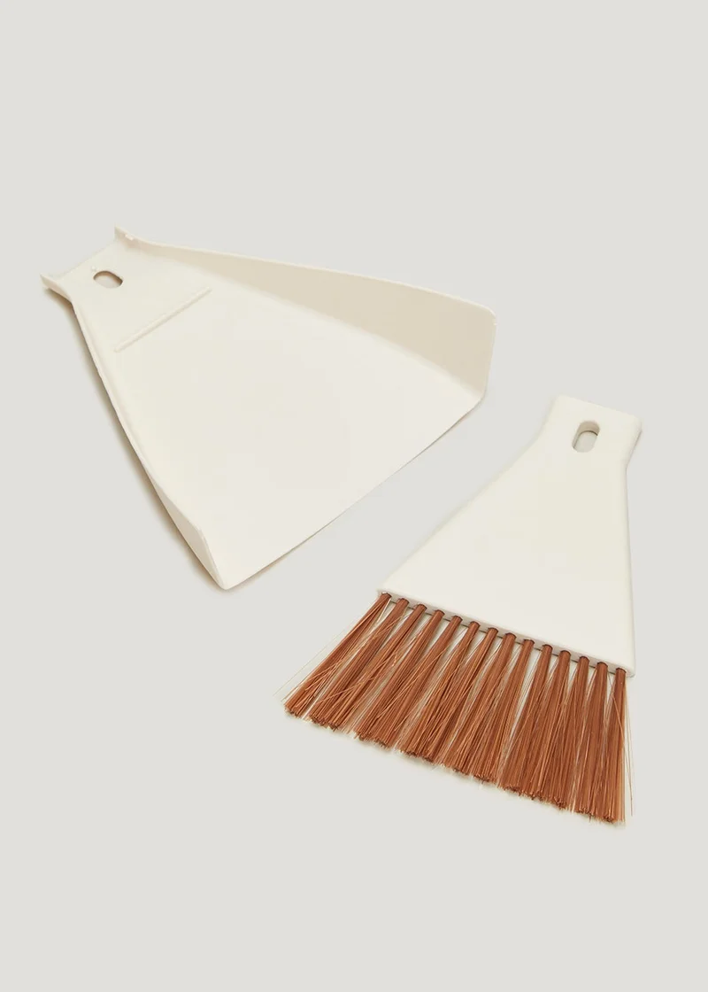 Matalan Cream Mini Dustpan & Brush (15cm x 17.5cm)