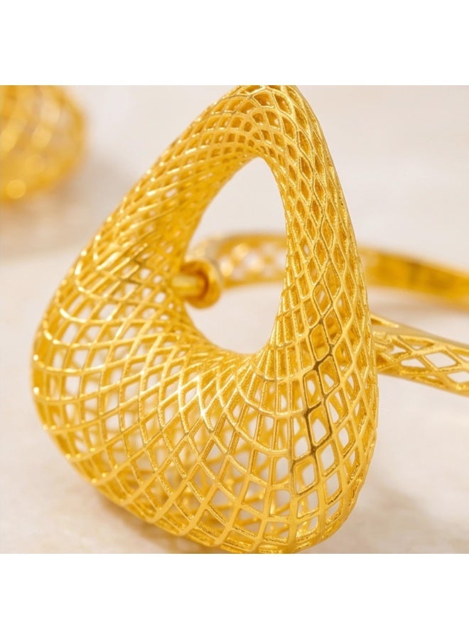 BAFLEH JEWELLERY 21K Yellow Gold Geometric Filigree Mesh Pendant Set with Matching Drop Earrings and Ring - Image 2