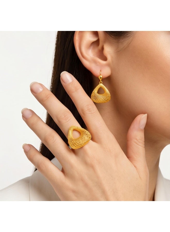 BAFLEH JEWELLERY 21K Yellow Gold Geometric Filigree Mesh Pendant Set with Matching Drop Earrings and Ring - Image 5