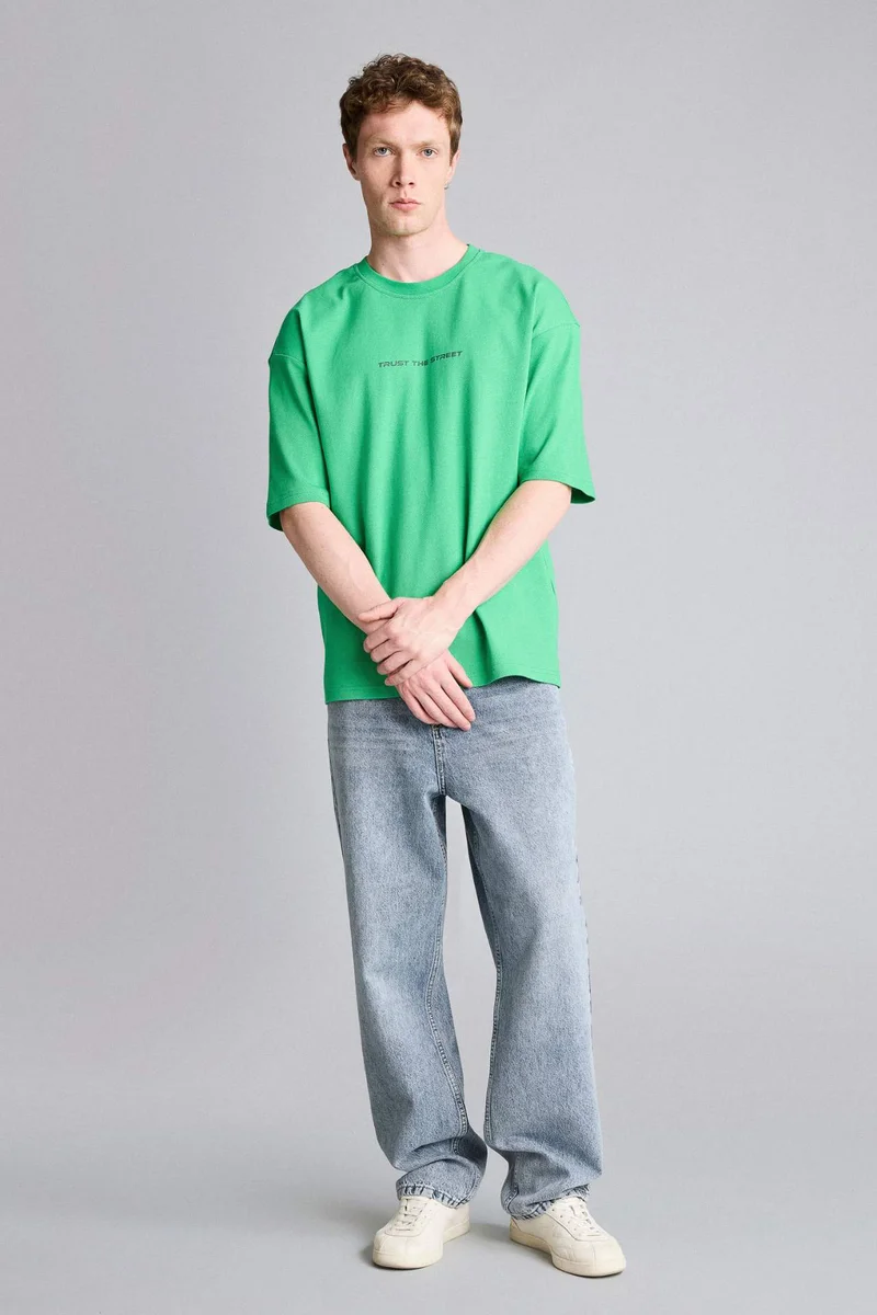 ديفاكتو Boxy Fit Printed T-Shirt