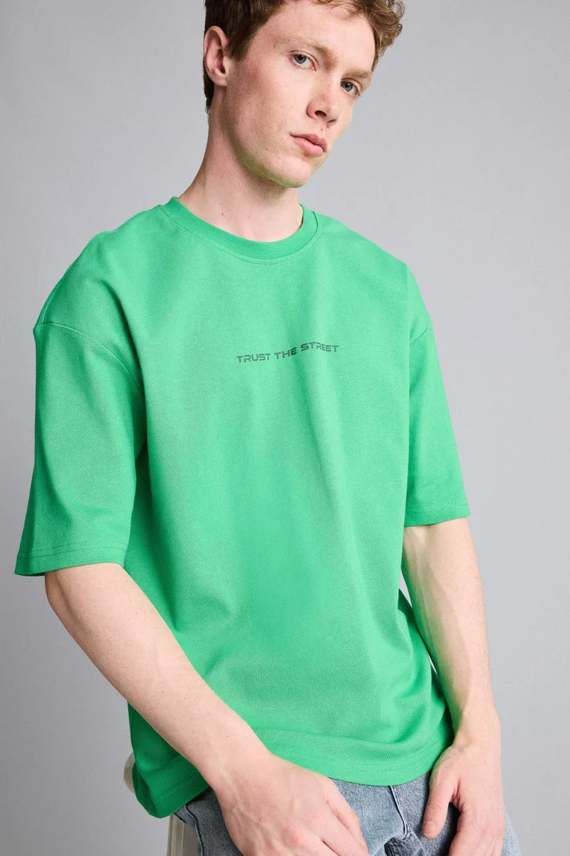 ديفاكتو Boxy Fit Printed T-Shirt