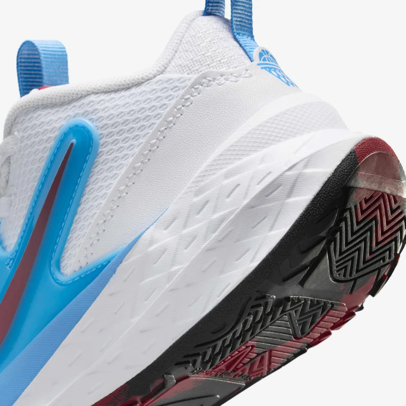 Nike Kids' Team Hustle D Basketball Shoes