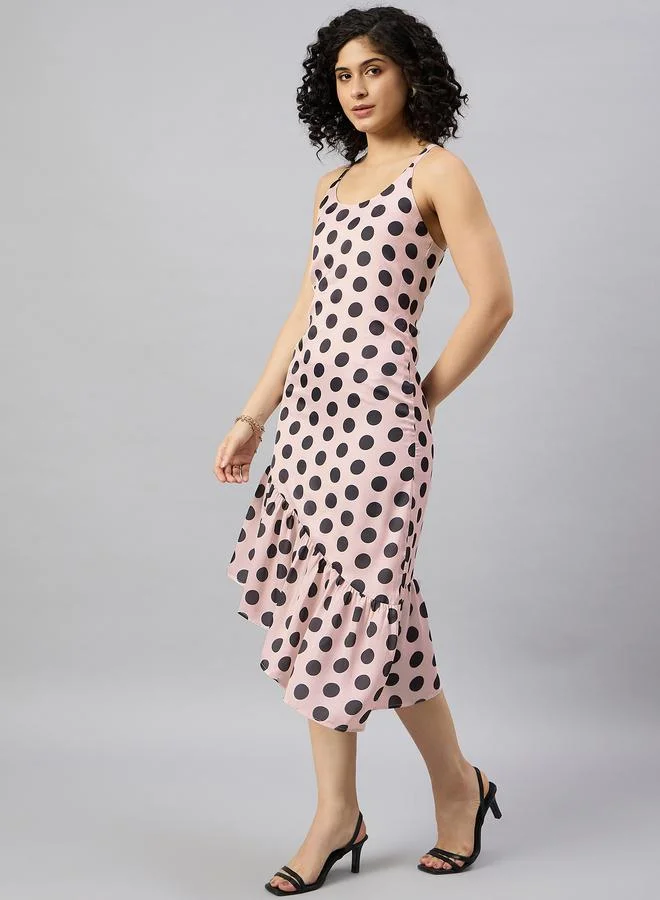 كواري فستان ميدي مطبع بنقاط بولكا وحافة غير متماثلة الطول