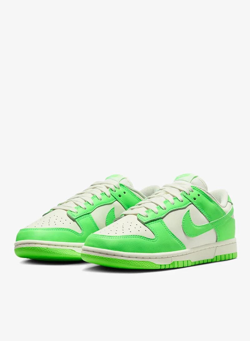 نايكي دانك لو