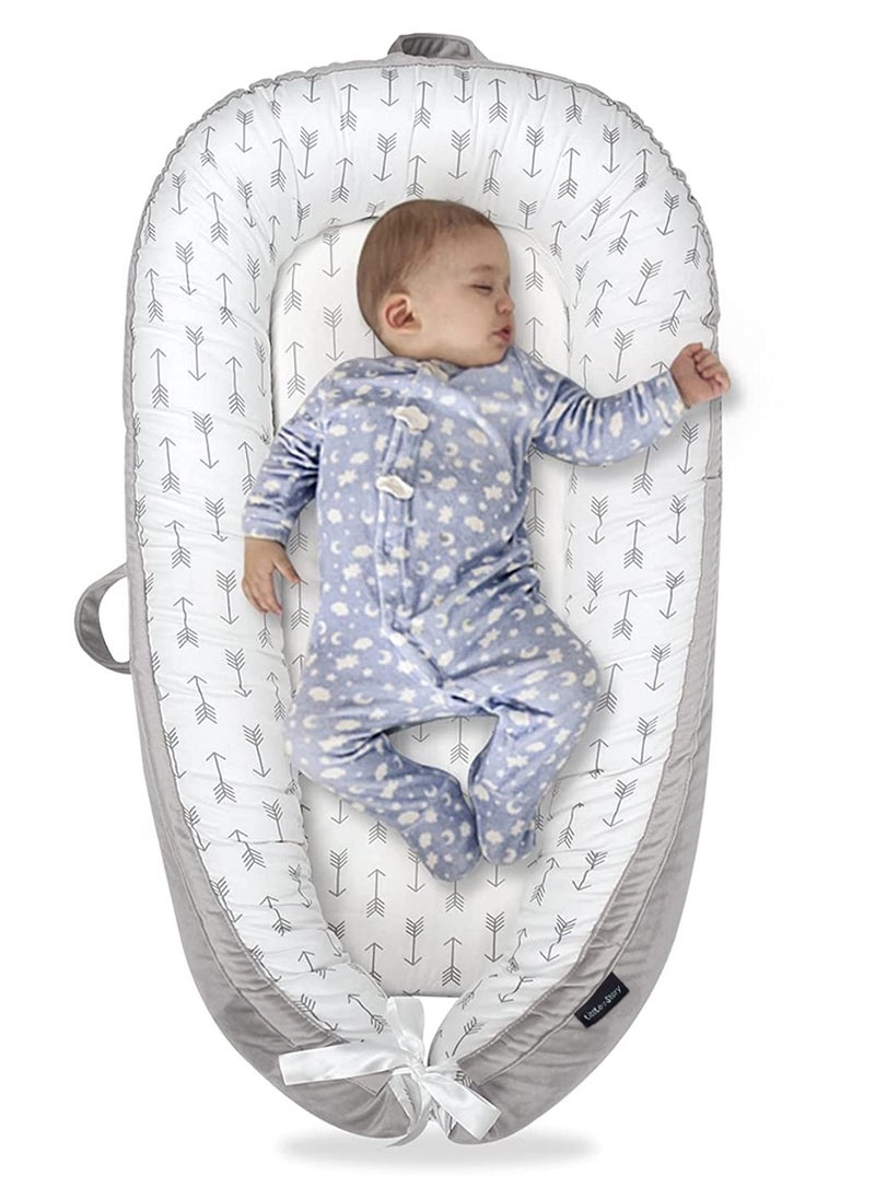 Little Story - Soft Breathable Fiberfill Newborn Lounger Bed - Arrow Grey - Image 1